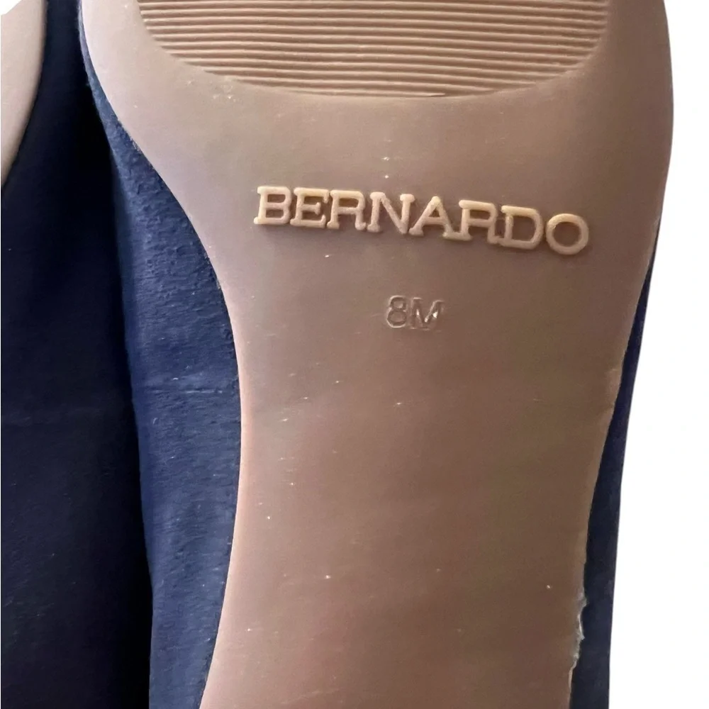 NWOB Bernardo Women’s Eloise Bow Accent Navy Flats in size 8 - Picture 10 of 10